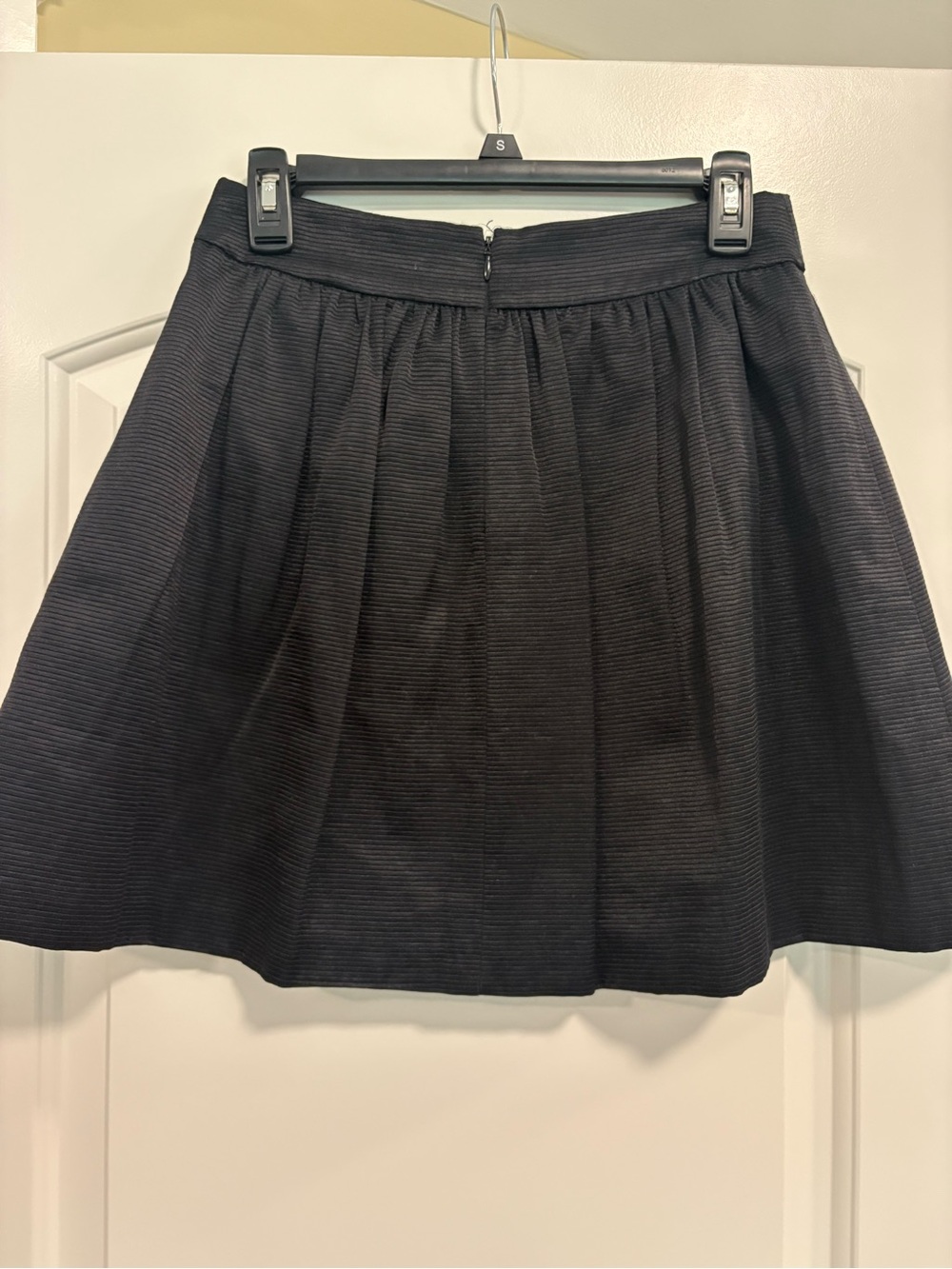 Women’s Banana Republic Black Pleated A-Line Skirt - Picture 3 of 5